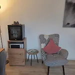 Neues Ruhrtal 4 Mit Balkon 招待所 3*
